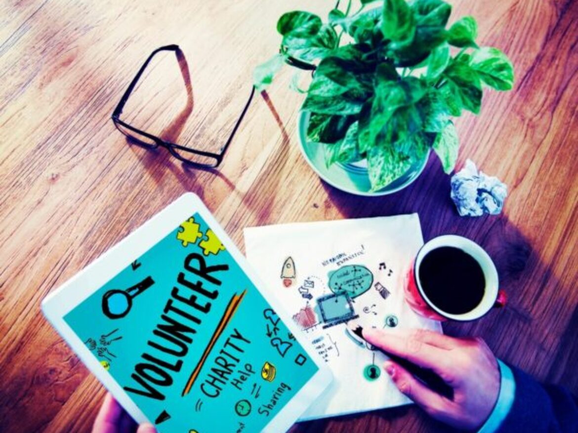 8 Signs You’re a People Pleaser & Why It’s Exhausting